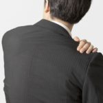 肩こりでお悩みの男性１