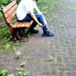 足首の捻挫でお悩みの男性